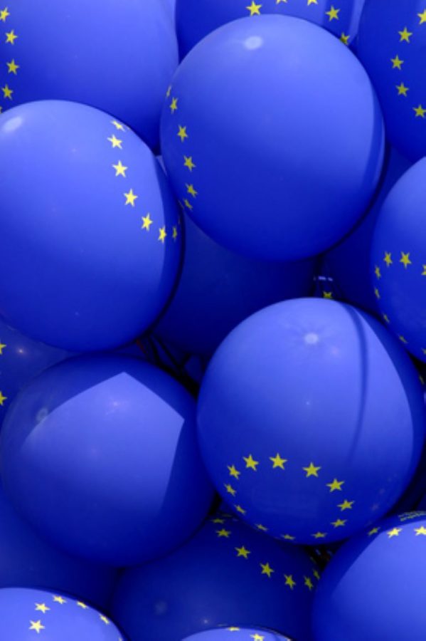 Blue baloons with EU flag